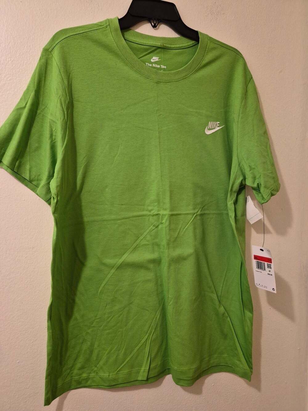Nike Men's Sportswear Club T-Shirt Green The Nike Tee AR4997